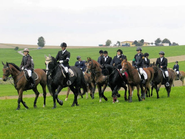 Das Jagdfeld reitet zum Finish.   | Foto: Privat