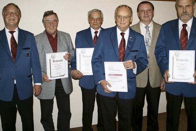 Max Knodel singt seit 50 Jahren in flingen