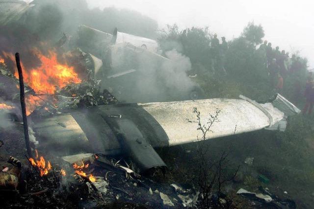 12 Deutsche sterben bei Flugzeugabsturz in Nepal