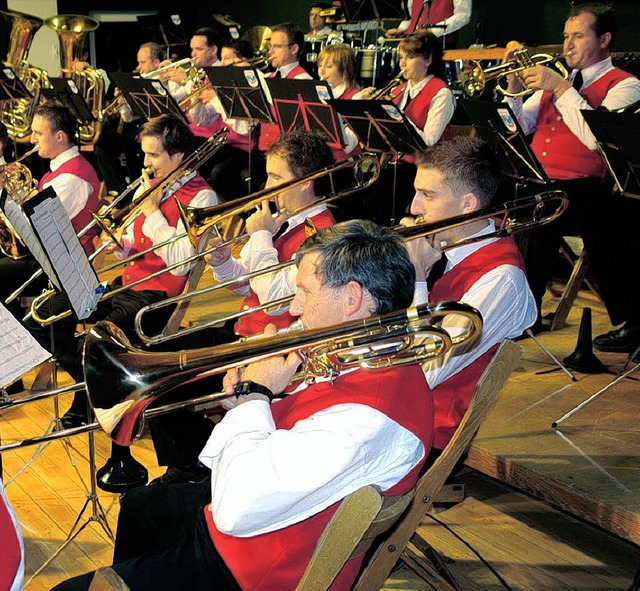 Die Trachtenkapelle Schuttertal gestal...Stadtmusik Endingen den zweiten Teil.   | Foto: Archiv: Karin Kaiser