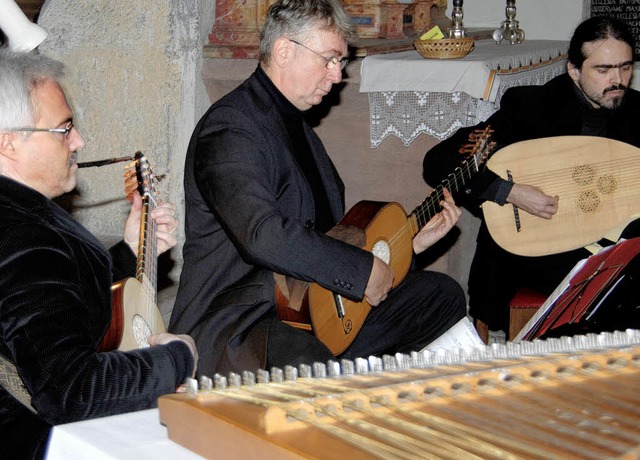 <Bildtext>Musik aus drei Jahrhunderten...tes zupfte die  Chitarrone.</Bildtext>  | Foto: hans-jochen voigt