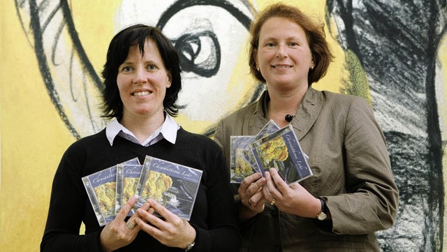 Martina Mundinger und Friederike Ohnem...rbuch mit Geschichten ber die Blume.   | Foto: christoph Breithaupt