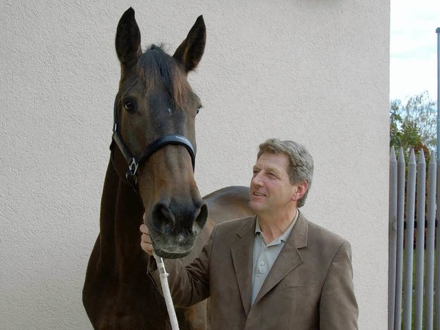 Sie bilden ein erfolgreiches Gespann, ...ndo und sein Besitzer Karl Zimmermann.  | Foto: Alfred Peter