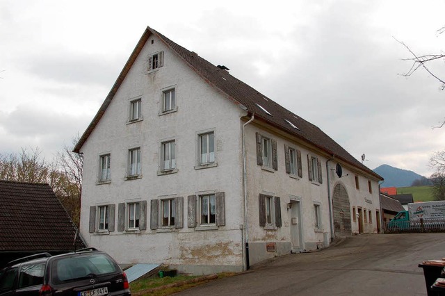 Dieses Gebude neben dem Kloster soll fr Kultur und Markt umgebaut werden.  | Foto: scherfling