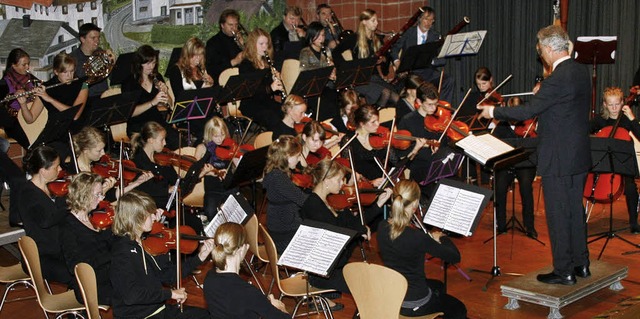 40 sehr begabte junge Musiker begeistern bei ihrem Konzert in Grafenhausen.   | Foto: Christiane Seifried
