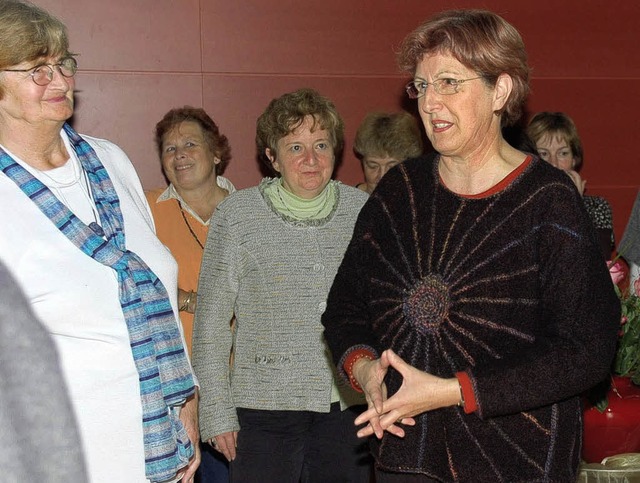 Margarete Lorenz  (rechts) sprach ber  Simone Weil.  | Foto: Bingold