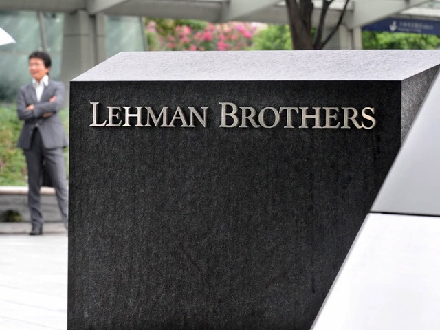 In Nten: Die Lehman Brothers Bank, be...onen Euro aus Freiburg auf Eis liegen.  | Foto: dpa