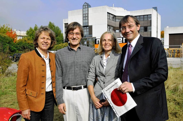 Andrea Haufe (Beiratsvorsitzende), Fra...aqua (Geschftsfhrer, (von links) ).   | Foto: Ingo Schneider