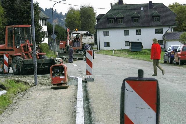 Arbeiten am neuen Gehweg