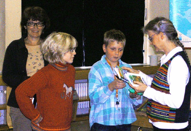 Anette Khlwein im Gesprch mit Schlern der Zarduna-Schule    | Foto: privat