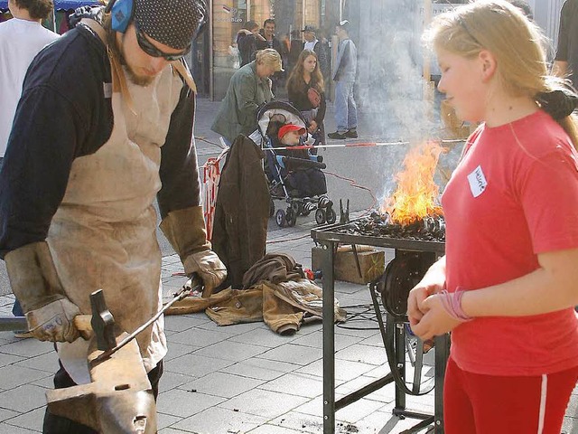 Auch das Schmieden konnte man beim Lahrer Jugendfestival lernen.  | Foto: Heidi Foessel