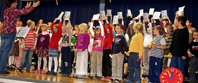 &#8222;In der Schule ist was los&#8220...sch beim Bachheimer Schulhausjubilum.  | Foto: Karla Scherer