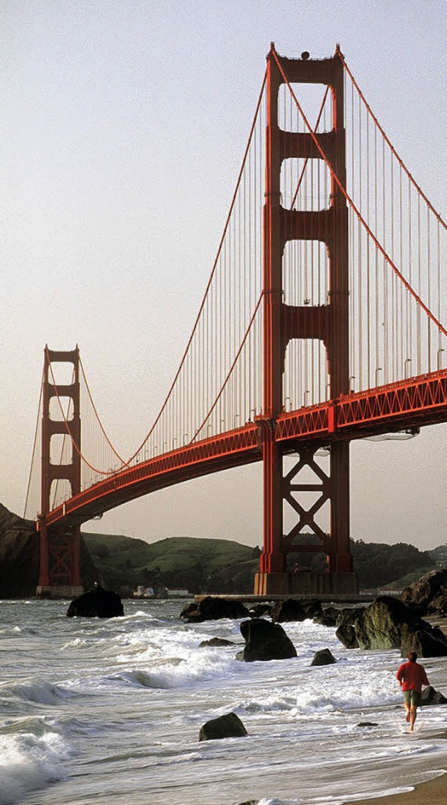 Die Golden-Gate-Brcke  zieht nicht nur Touristen an, sondern auch Lebensmde.  | Foto: dpa
