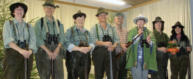 Die Tanzgruppe der Bonndorfer Landfrau...issik, Pia Morath und Brbel Weiler.    | Foto: Erhard Morath