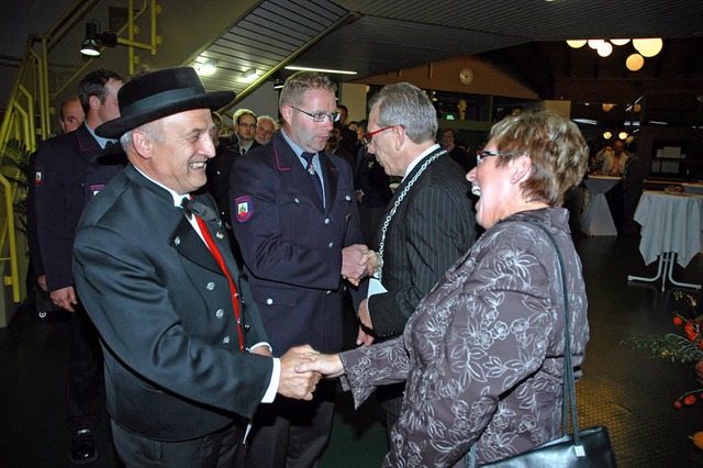 Viele Gratulationen durften (rechts) R...gabend nach der Wahl entgegen nehmen.   | Foto: Horst Dauenhauer