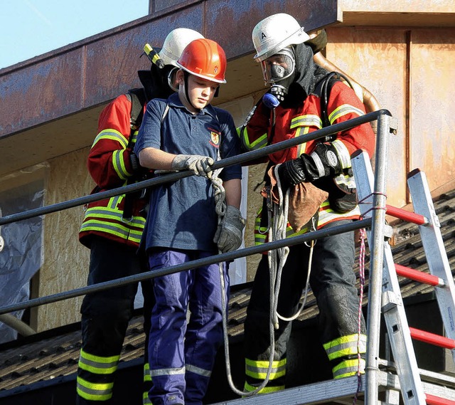 Die Rettung von Menschen stand an erst... der Freiwilligen Feuerwehr Binzgen.    | Foto: Charlotte Frse