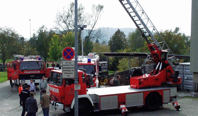 Groes Interesse fand die Fahrzeugschau mit der  Haagener Drehleiter.   | Foto: Paul Schleer