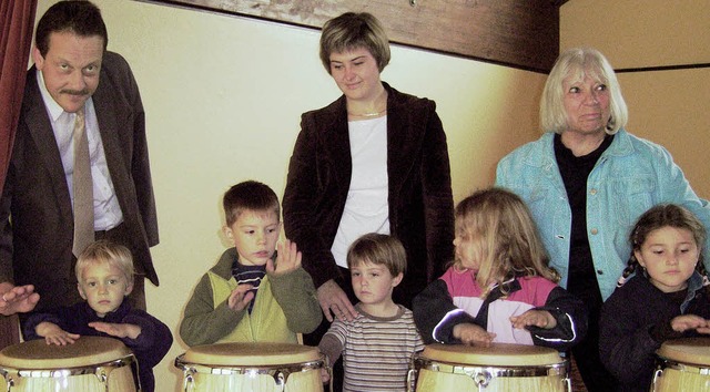 Franz-Josef Ltte, Natalia Semenov und...Kindergarten Seeboden mglich machten.  | Foto: jrn kerckhoff