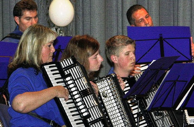 Nicht nur die &#8222;Profis&#8220;, so...ert des Harmonikaorchesters zum Zuge.   | Foto: archivfoto: Hans-Jrgen Hege