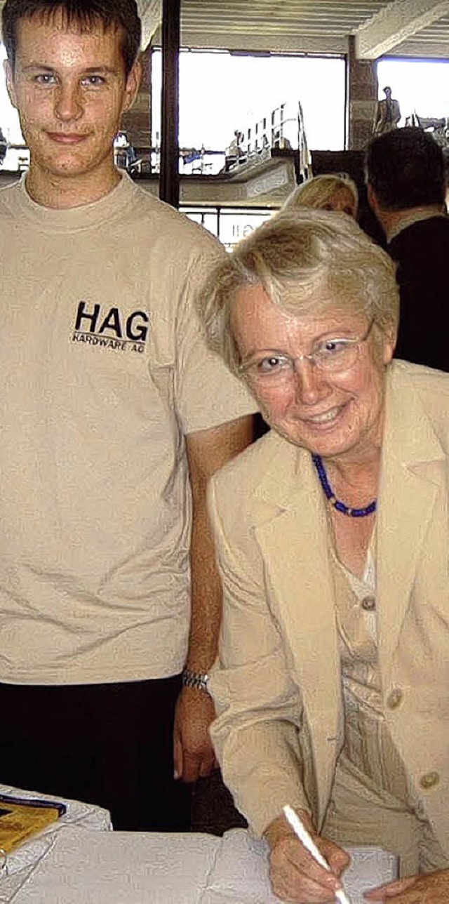 Die Arbeit der HAG-Forscher trifft auf...resse bei  Ministerin Annette Schawan.  | Foto: Privat