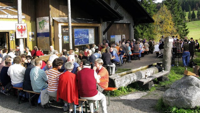 Das sonnige Herbstwetter bescherte den...nhaus am Steinernen Kreuz bei Bernau.   | Foto: Ulrike Spiegelhalter