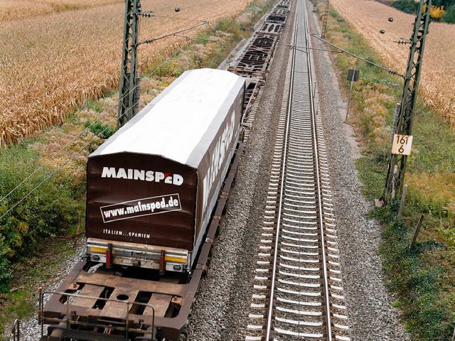 Der Ausbau der Rheintalbahn ist umstritten.  | Foto: Christoph Breithaupt