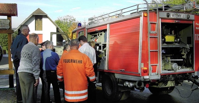 Bei der Herbstprobe der Feuerwehr Gnd...r Altersmannschaft zeigten Interesse.   | Foto: Cornelia Selz