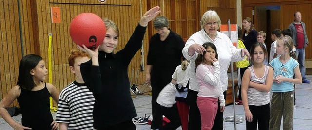 Mit viel Freude gingen die Kinder von Station zu Station.  | Foto: Privat