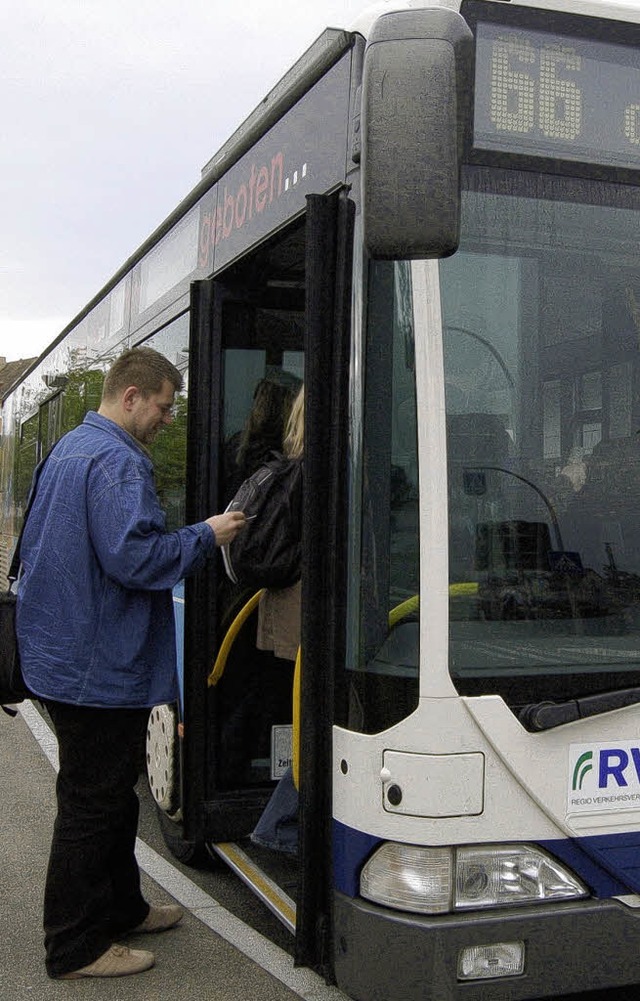 Nur wenn gengend Fahrgste einsteigen...er 66er in Mrkt und tlingen halten.   | Foto: Fillisch