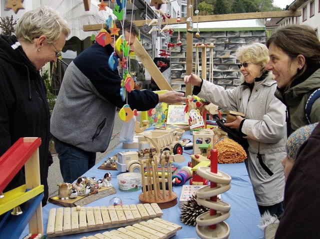 Beliebter Treffpunkt: der Chilbimarkt   | Foto: Silke Hartenstein