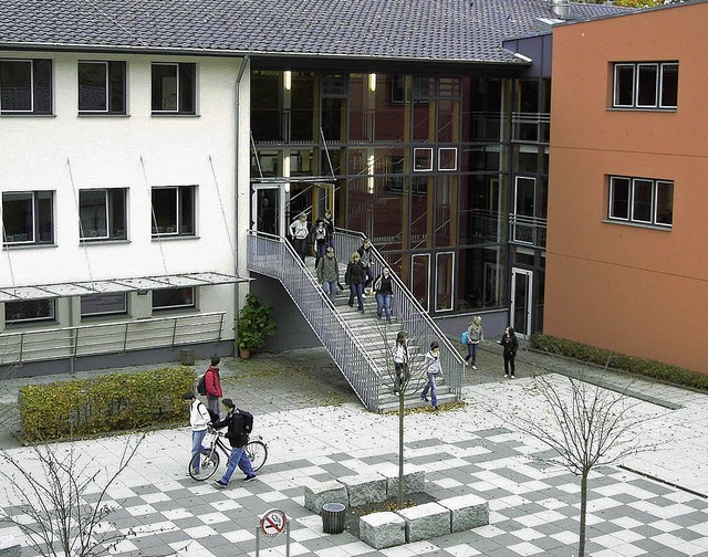 Das Berufliche Schulzentrum in Waldkir...hlern aus der ganzen Region gefragt.   | Foto: Nikolaus Bayer