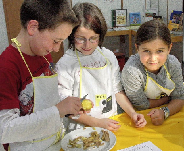 Im Rahmen des Lernzirkels &quot;Die Ka...asenweiler viel ber die tolle Knolle.  | Foto: Sarah-Lena Stein