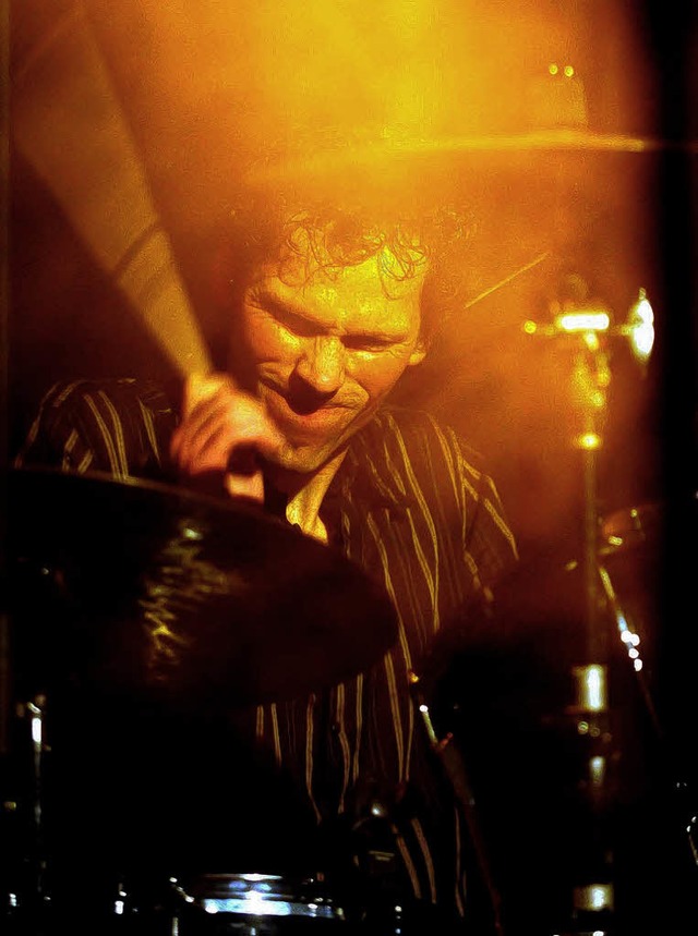 Leidenschaft und  Energie: Marc Vetter beim Schlagzeugsolo   | Foto: Knstle
