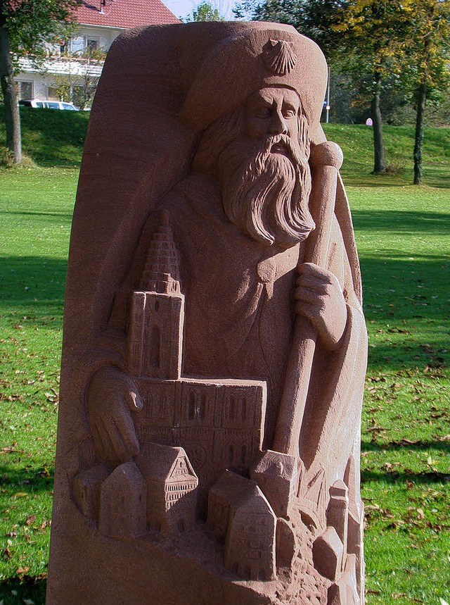 Der Apostel Jakobus mit Pilgerhut und ...ut ist auf dem Sandstein dargestellt.   | Foto: oskar Sala