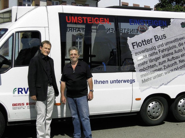 Flotter Bus im Stadtverkehr: Auf die n...d Deiss und Frank Brnighausen stolz.   | Foto: Privat