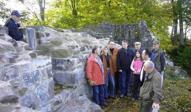 Engagement von vielen Seiten &#8211; 2... saniert an der Burgruine Ltzelhard.   | Foto: monika korak