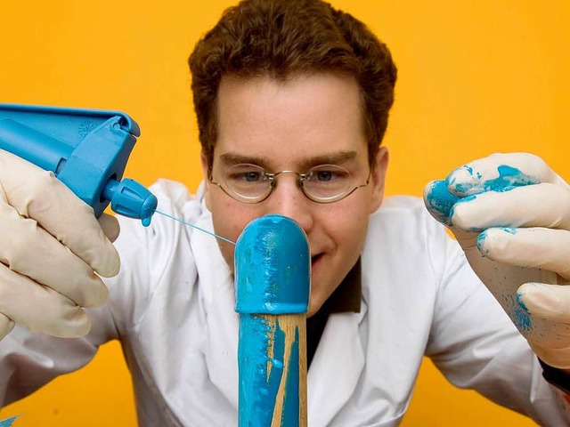 Im Science House wird auch gezeigt, wie man selbst ein Kondom herstellen kann.  | Foto: ddp