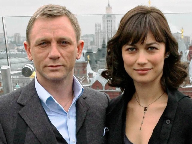 Bond-Darsteller Daniel Craig mit dem neuen Bond-Girl Olga Kurilenko   | Foto: dpa