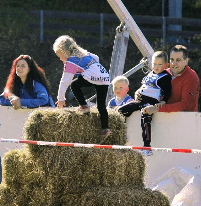 skiclub und sein Gaudi-Wettkampf  | Foto: privat