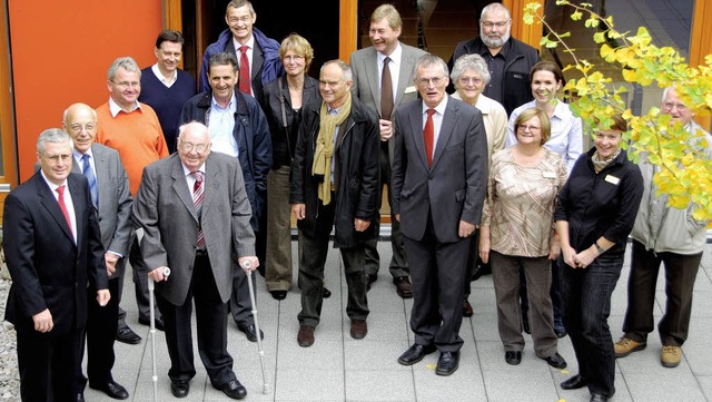 Architekt Professor Fritz Wilhelm (Mit...Teil des Pflegeheims Markgrflerland.   | Foto: Sedlak