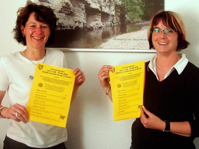Anja Strittmatter und Petra Kaiser zog... das Kinderferienprogramm in Bonndorf.  | Foto: Martha Weishaar