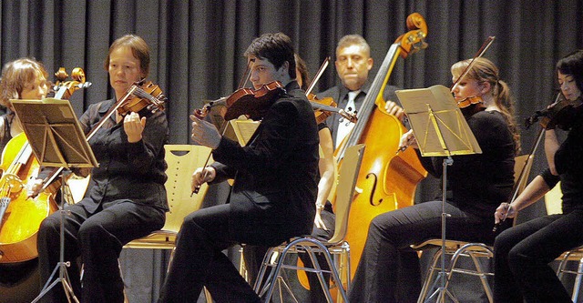 Das christliche philharmonische Orches...klassischen Ohrwurm nach dem anderen.   | Foto: Fssel