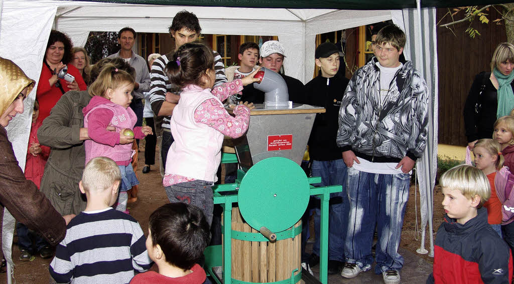 Apfelsaft frisch vom Kindergarten - Schopfheim - Badische Zeitung