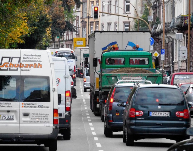 Der Verkehr staute sich durch die Tunnelsperrung bis zur Gnterstalstrae.  | Foto: Michael Bamberger