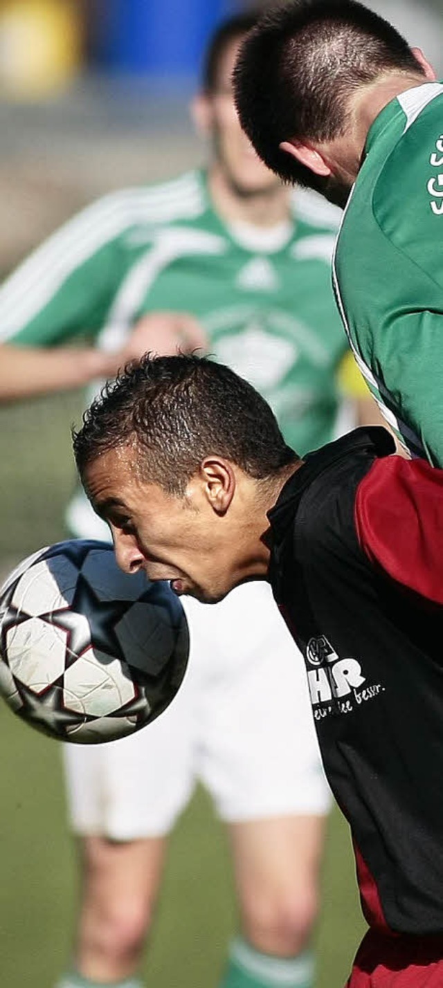 Fussball, SG Schweighausen vs. SF Iche...n) re., Osim Nabti  (SF Ichenheim) li.  | Foto: Peter Aukthun-Grmer