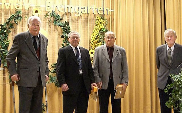 100 Jahre Mnnergesangverein Bremgarte...e ist Berthold Link dabei (von links).  | Foto: hei