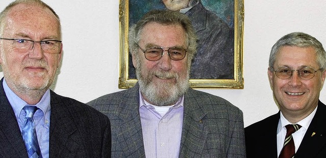 Ulrich Gramer und  Ulrich Prtel wurde... OB  Dietz verabschiedet (von links).   | Foto: sedlak