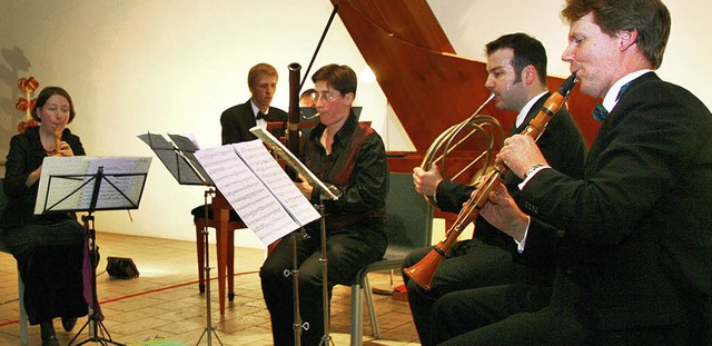 Das Artaria-Quintett  mit  (von rechts...ke Buhrow (Oboe) spielte in Burkheim.   | Foto: herbert trogus