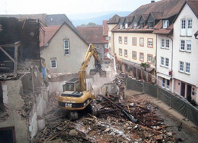 Abbrucharbeiten auf dem Lwenberg-Areal   | Foto: S. Henninger-Kusch