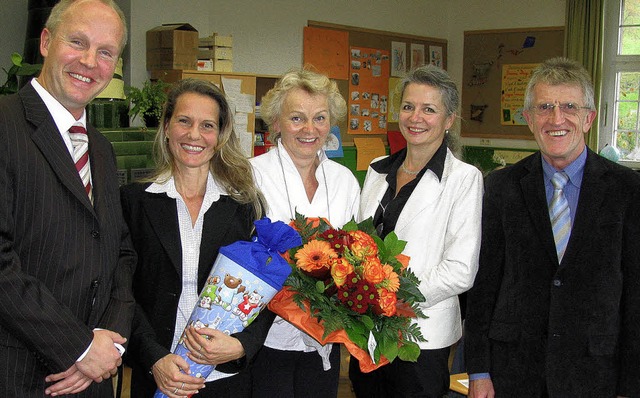 ber einen guten Griff bei der Schulle...te fr die neue Rektorin Anja Stotz.    | Foto: Manfred Lange